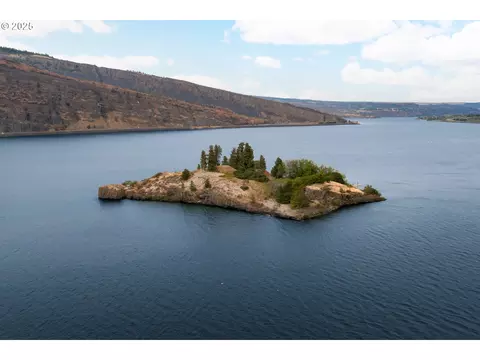 18 Mile Is, Mosier, OR 97040