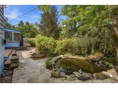 Exterior - 1147 Park Ave, Eugene, OR 97404 photo 8 of 8