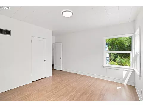 Bedroom - 1147 Park Ave, Eugene, OR 97404 photo 5 of 7