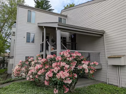 10166 SW Trapper Ter, Beaverton, OR 97008