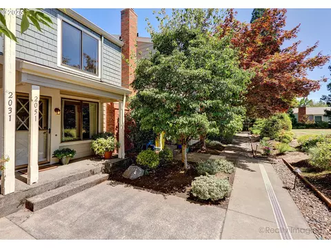 2051 Bonniebrae Dr, Lake Oswego, OR 97034