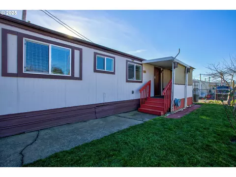 2071 NE Stephens St #H1, Roseburg, OR 97470