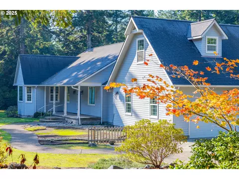 89494 Sunny Loop Ln, Bandon, OR 97411