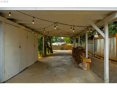 Exterior - 2682 Harris St, Eugene, OR 97405 photo 7 of 7