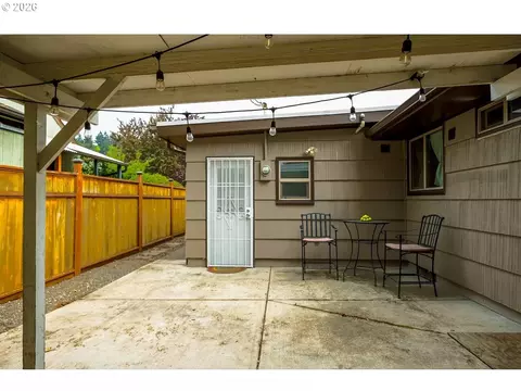 Exterior - 2682 Harris St, Eugene, OR 97405 photo 2 of 7