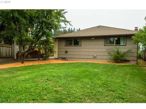 Exterior - 2682 Harris St, Eugene, OR 97405 photo 3 of 7
