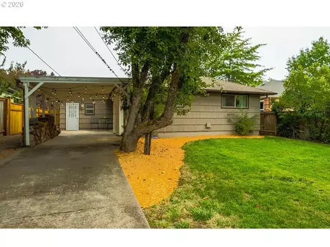 Exterior - 2682 Harris St, Eugene, OR 97405 photo 4 of 7