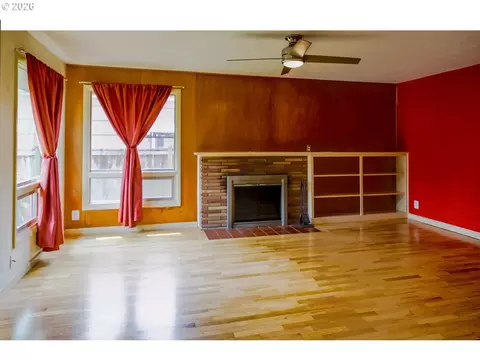 Living - 2682 Harris St, Eugene, OR 97405 photo 1 of 1