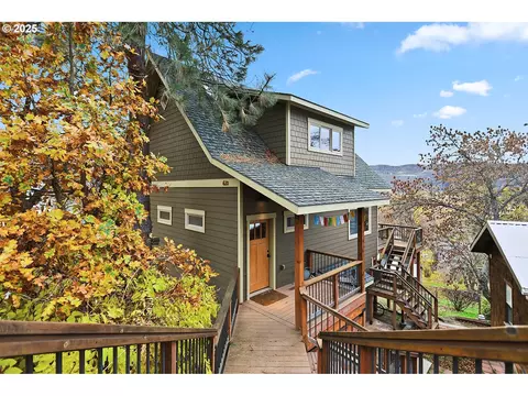 608 Columbia Ave, Lyle, WA 98635