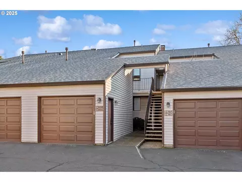 12008 SE 104th Ct, Happy Valley, OR 97086