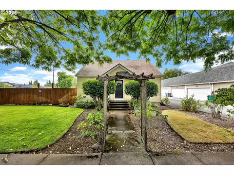 804 V St, Vancouver, WA 98661