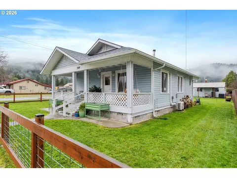 309 4th Ave, Powers, OR 97466