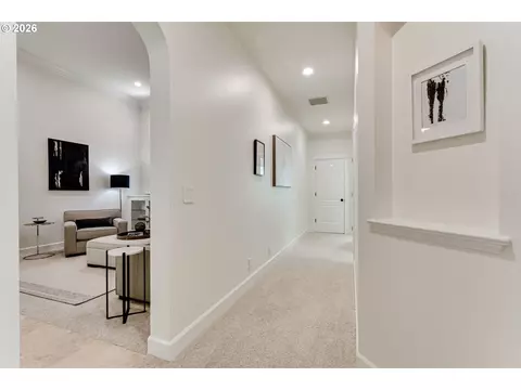 Entry Way - 3473 Riverplace Dr, Eugene, OR 97401 photo 5 of 5