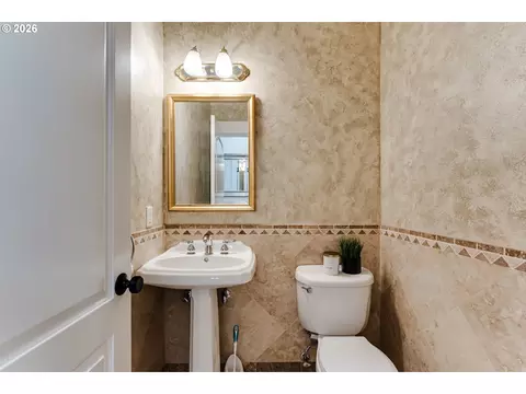 Bath - 3473 Riverplace Dr, Eugene, OR 97401 photo 7 of 7
