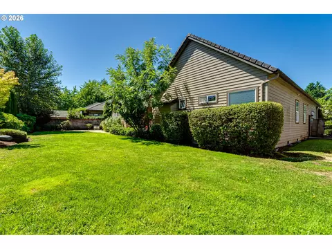 Exterior - 3473 Riverplace Dr, Eugene, OR 97401 photo 7 of 7