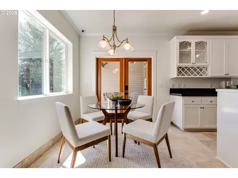 Dining - 3473 Riverplace Dr, Eugene, OR 97401 photo 4 of 4