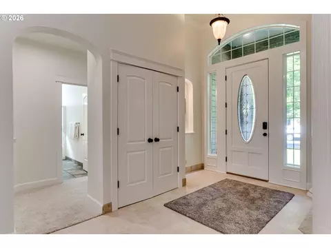 Entry Way - 3473 Riverplace Dr, Eugene, OR 97401 photo 2 of 5