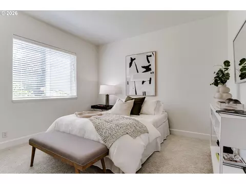 Bedroom - 3473 Riverplace Dr, Eugene, OR 97401 photo 5 of 8