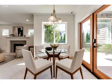 Dining - 3473 Riverplace Dr, Eugene, OR 97401 photo 3 of 4