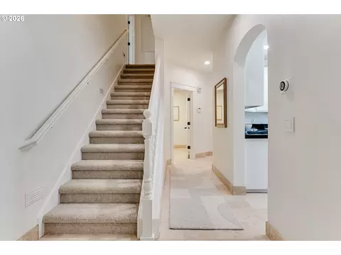 Entry Way - 3473 Riverplace Dr, Eugene, OR 97401 photo 3 of 5