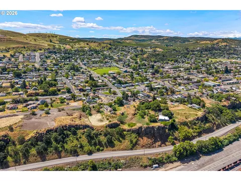 1915 E 9th St, The Dalles, OR 97058 photo 22