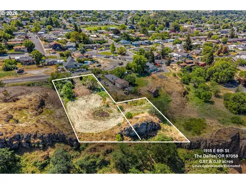 1915 E 9th St, The Dalles, OR 97058