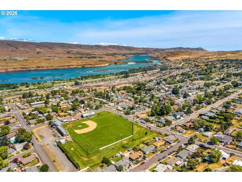 1915 E 9th St, The Dalles, OR 97058 photo 20