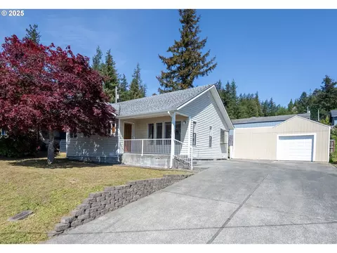 1380 N Gould St, Coquille, OR 97423