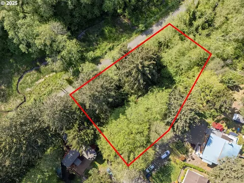 6200 NE Quay Ct, Lincoln City, OR 97367