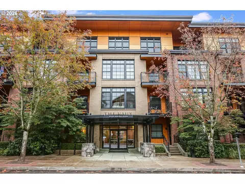 2335 NW Raleigh St #A323, Portland, OR 97210