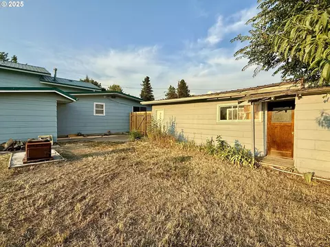 Exterior - 362 E Dearborn St, Union, OR 97883 photo 2 of 8