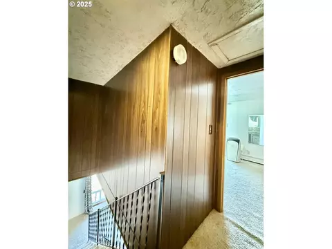 Entry Way - 362 E Dearborn St, Union, OR 97883 photo 2 of 4