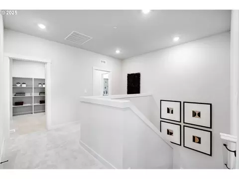 Entry Way - 5309 N 85th Ave, Camas, WA 98607 photo 3 of 3