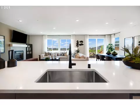 Kitchen - 5309 N 85th Ave, Camas, WA 98607 photo 4 of 12