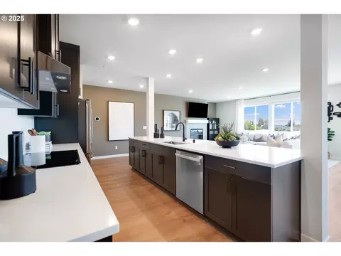 Kitchen - 5309 N 85th Ave, Camas, WA 98607 photo 7 of 12
