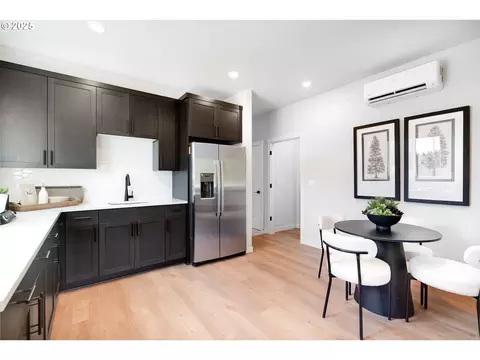 Kitchen - 5309 N 85th Ave, Camas, WA 98607 photo 9 of 12