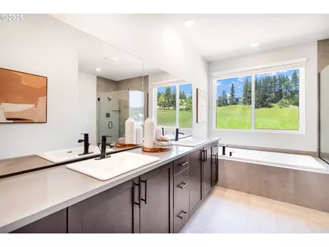 Bath - 5309 N 85th Ave, Camas, WA 98607 photo 3 of 7