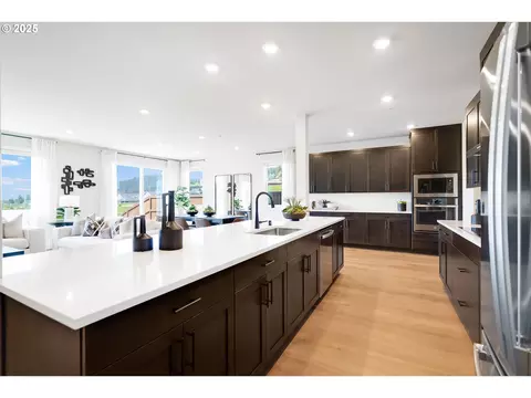 Kitchen - 5309 N 85th Ave, Camas, WA 98607 photo 2 of 12