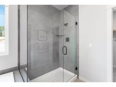 Bath - 5309 N 85th Ave, Camas, WA 98607 photo 7 of 7