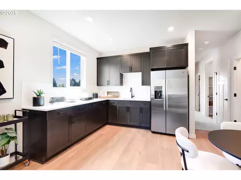 Kitchen - 5309 N 85th Ave, Camas, WA 98607 photo 10 of 12