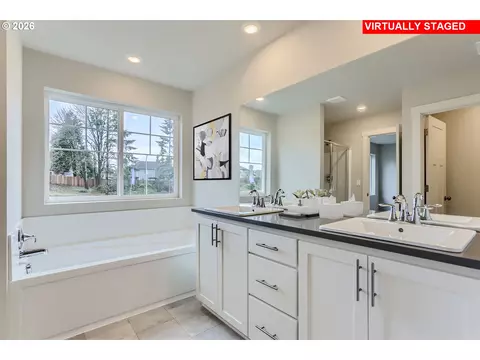 Bath - 5729 Basalt Ct, Springfield, OR 97478 photo 3 of 4