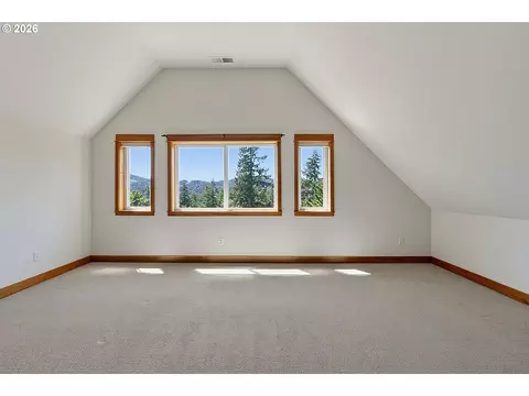 Bedroom - 4312 Wendell Ln, Eugene, OR 97405 photo 5 of 9