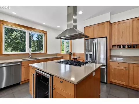 Kitchen - 4312 Wendell Ln, Eugene, OR 97405 photo 2 of 6