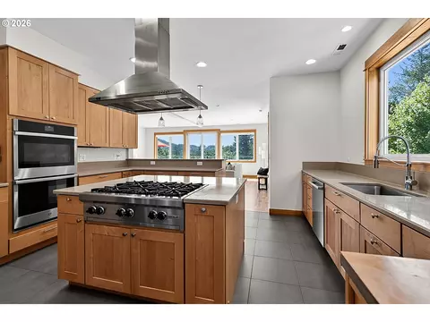 Kitchen - 4312 Wendell Ln, Eugene, OR 97405 photo 1 of 6