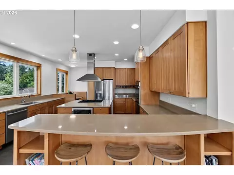 Kitchen - 4312 Wendell Ln, Eugene, OR 97405 photo 5 of 6