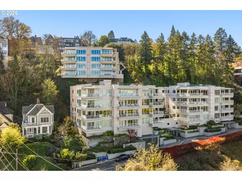 2020 SW Market Street Dr #303, Portland, OR 97201