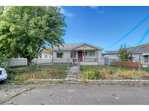 9 SE 16th St, Pendleton, OR 97801