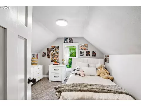 Bedroom - 3021 SE 3rd Ave, Camas, WA 98607 photo 4 of 7