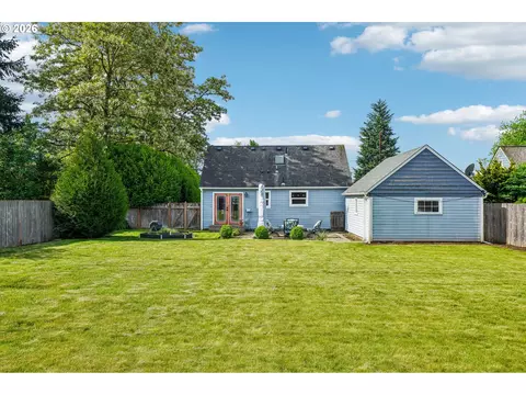 Exterior - 3021 SE 3rd Ave, Camas, WA 98607 photo 5 of 6