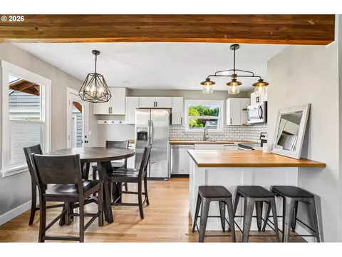 Kitchen - 3021 SE 3rd Ave, Camas, WA 98607 photo 2 of 6